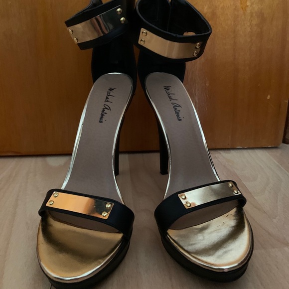 Michael Antonio Women's Taheri Dress Sandal - Picture 8 of 9